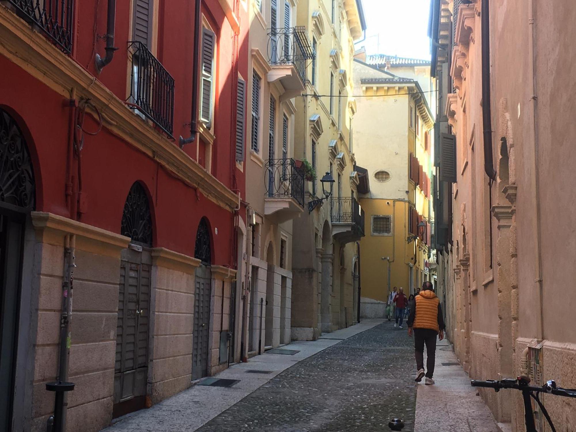 Veronajourneys Emilei Apartment Verona