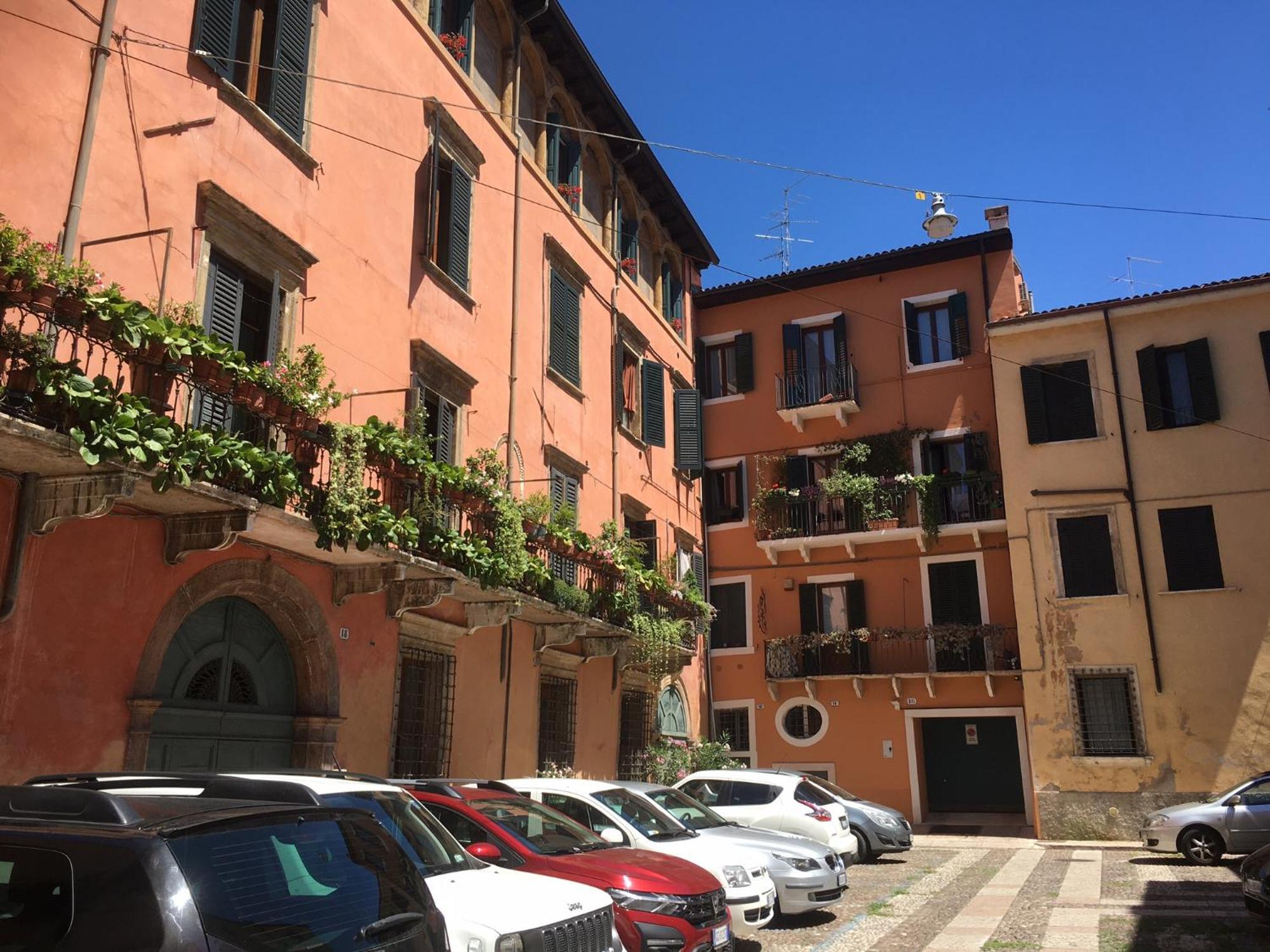 Apartment Veronajourneys Emilei